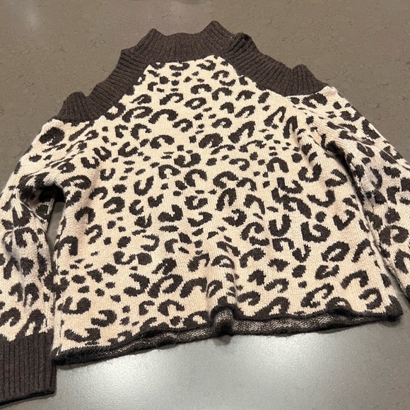 Cold Shoulder All Over Pattern Sweater Sz: S - Picture 8 of 14